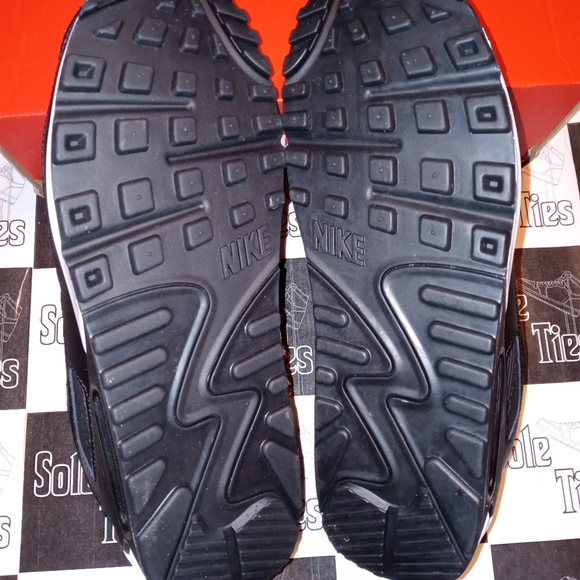 Nike Air Max 90 Black Gold - Picture 9 of 10